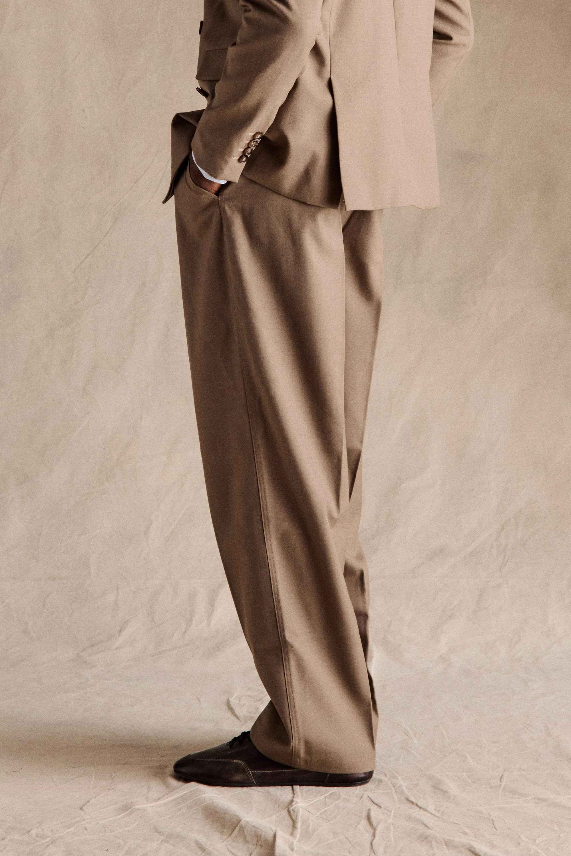 Manhattan Pleated Trousers | Light Brown - Image 3