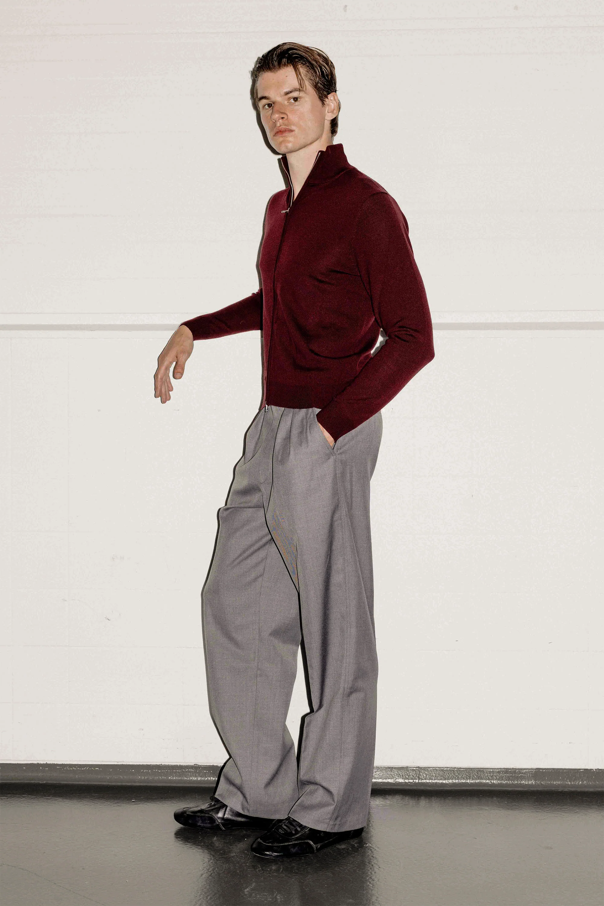 Hawke Slim Zip Vest | Burgundy - Image 5