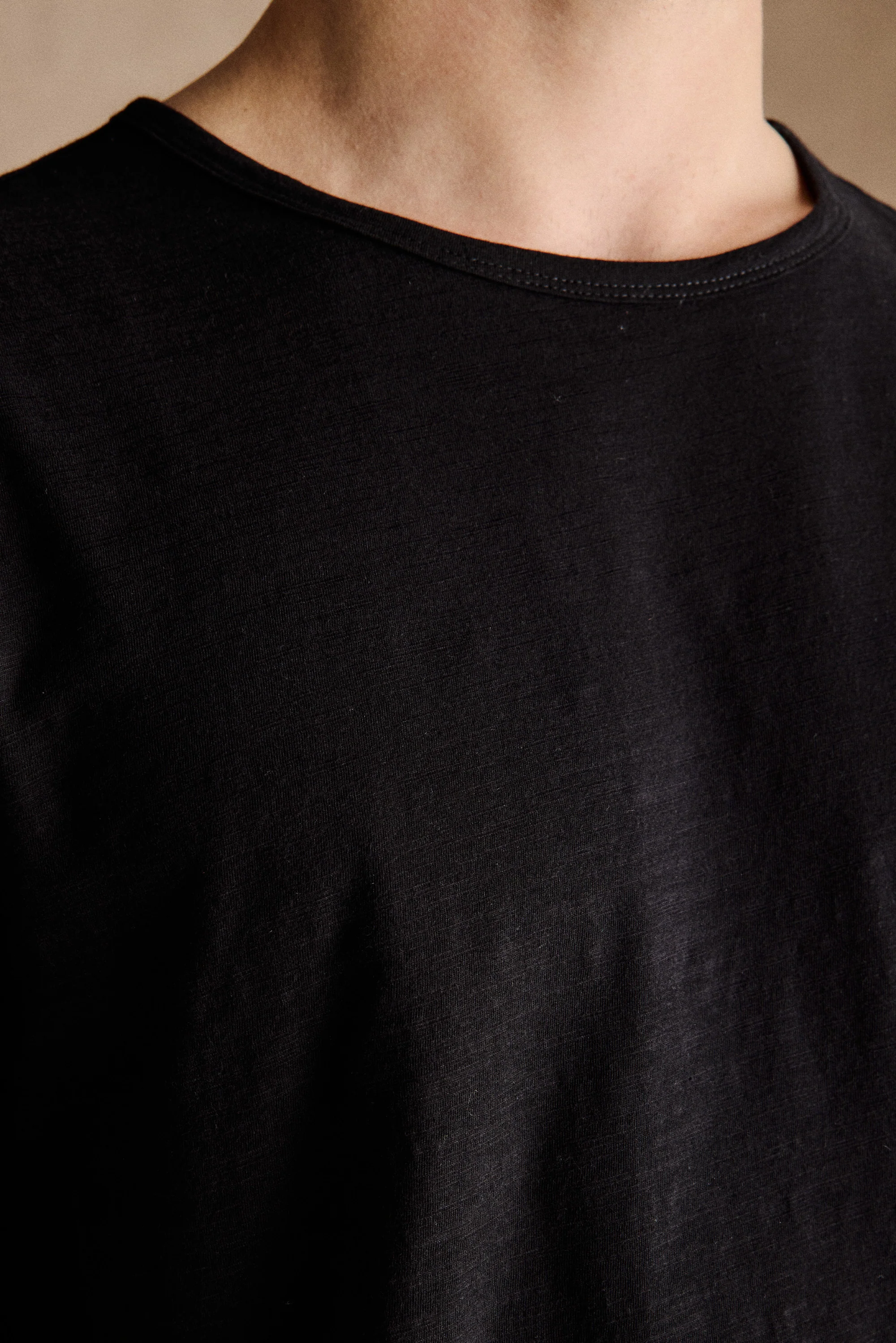 Steve Slub Cotton Tee | Black - Image 5