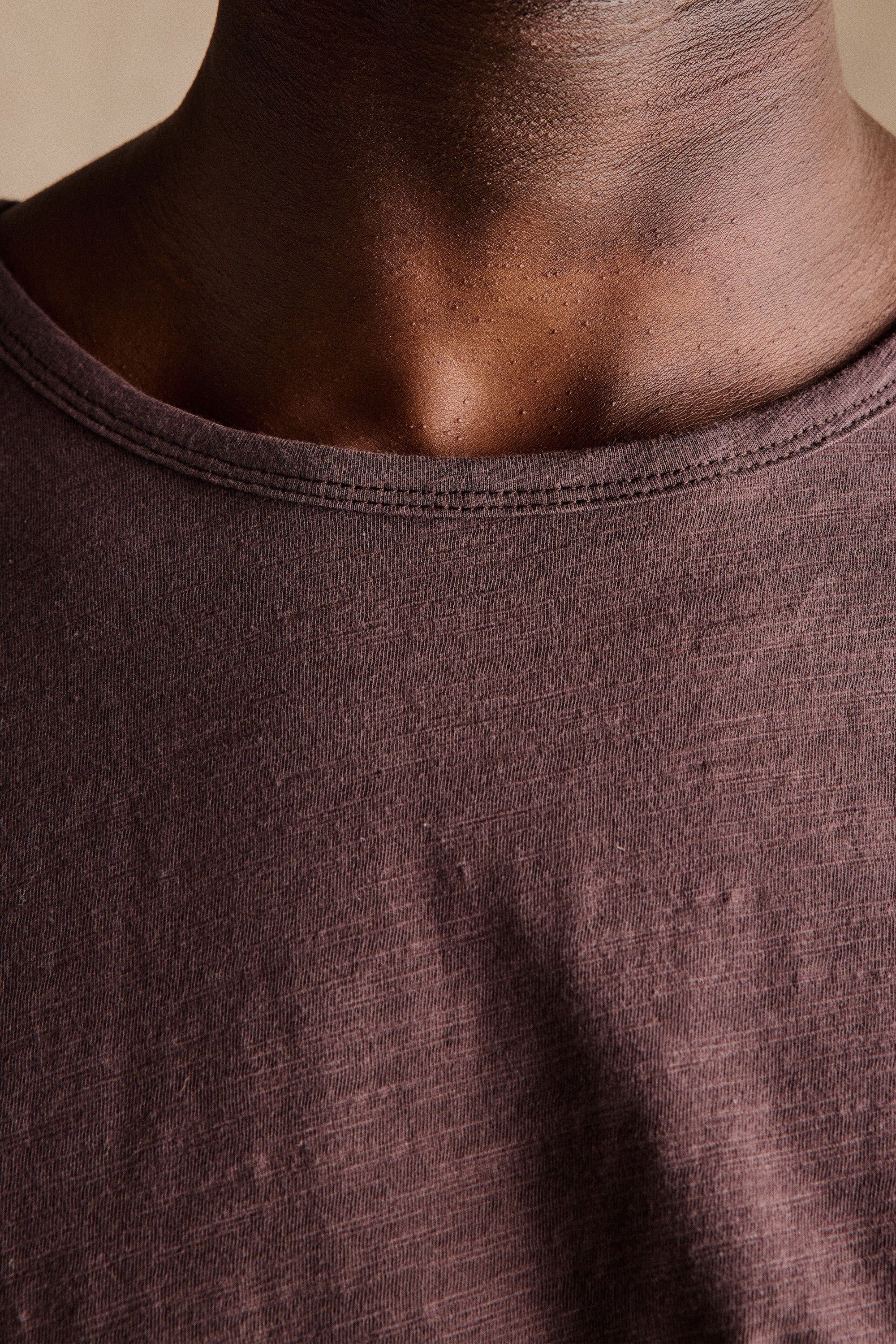 Steve Slub Cotton Tee | Dark Brown - Image 5