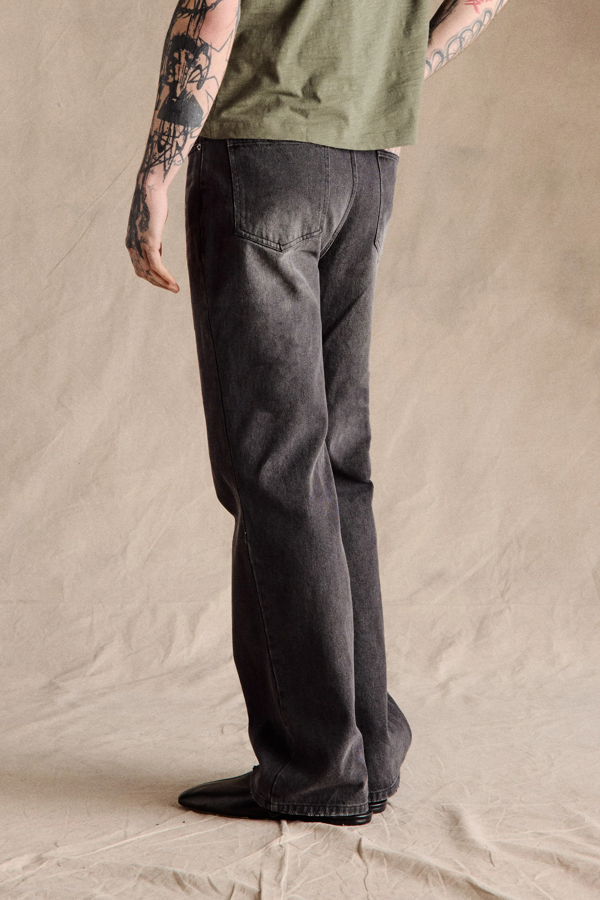 Carol Relaxed Straight Leg Jeans | Charcoal - Image 3