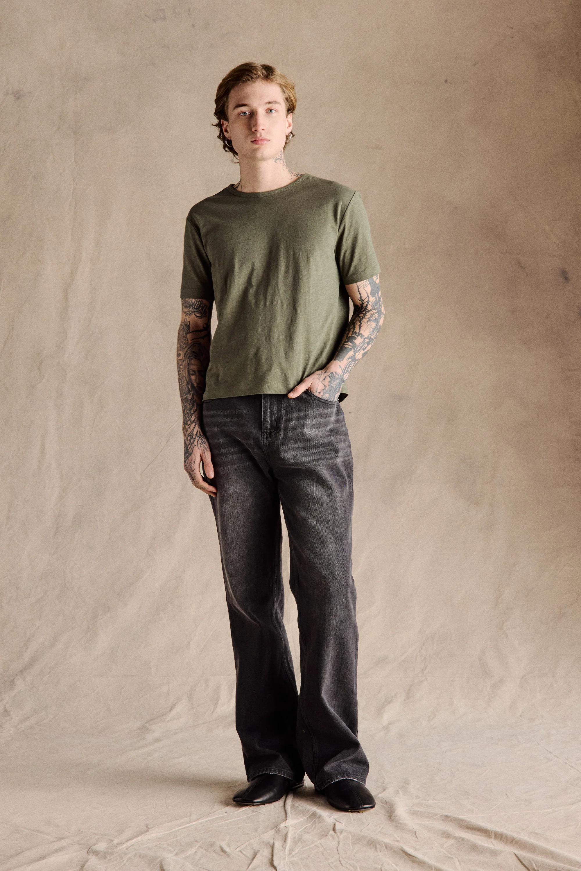 Carol Relaxed Straight Leg Jeans | Charcoal - Image 4